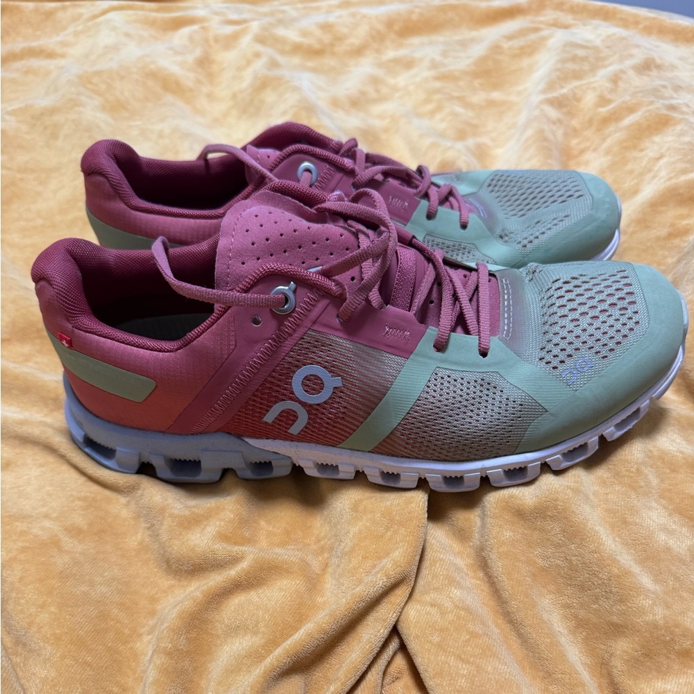 On Cloud Running Women's Athletic Shoes in orange pinkish  and Green . Women 7.5